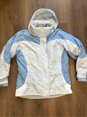 Columbia Women’s Light Blue and White Hooded Winter Jacket Skiing Size Large